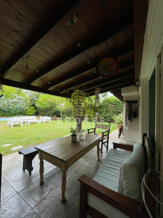 Alquiler hermosa y amplia casa con pileta climatizada en San Rafael, Punta del Este