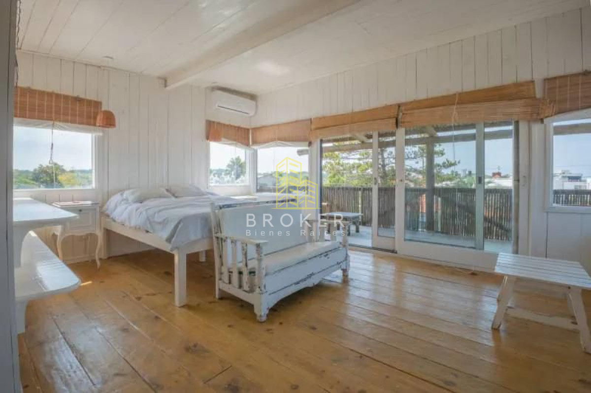 Venta Casa La barra de 4 dormitorios y 4 baños!