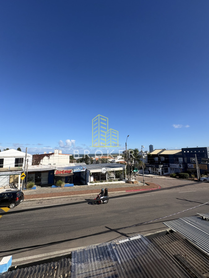 Venta local comercial y apartamento En La Barra Punta del Este