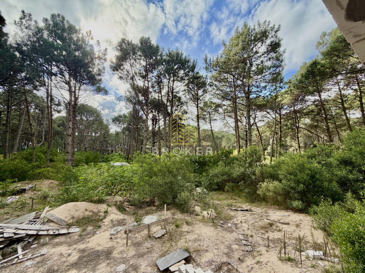 Venta de Terreno con mejoras en Club del Lago Punta Ballena