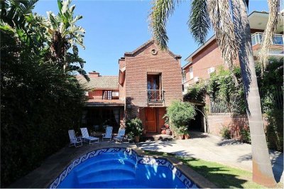 Casa en La Caleta de Carrasco- ÚNICA en la zona y sobre Avenida de las Américas!!!!