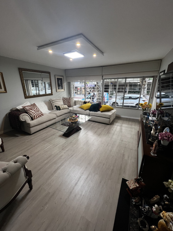 Venta Apartamento 5 dormitorios con patio 70m2 en Pocitos 