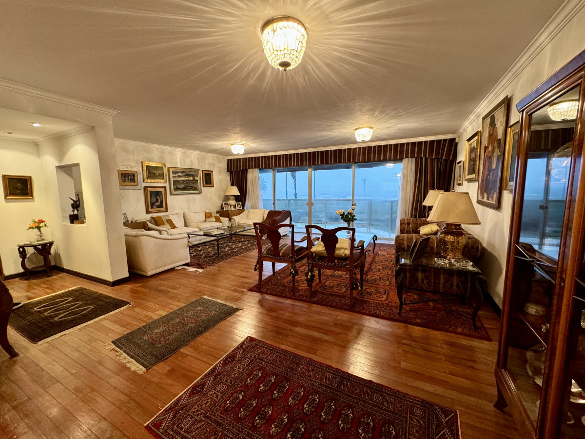 Venta Apartamento 3 Dormitorios en Punta Carretas ***Exclusivo***