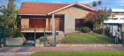 Venta Casa 6 Dormitorios en Carrasco Sur (cod 954)