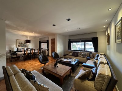 Venta en Exclusiva Casa 3 Dormitorios, Escritorio o Consultorio Profesional, Servicio completo en Punta Carretas