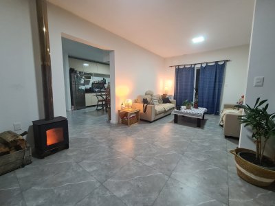 Venta Casa 4 Dormitorios Pinar Sur