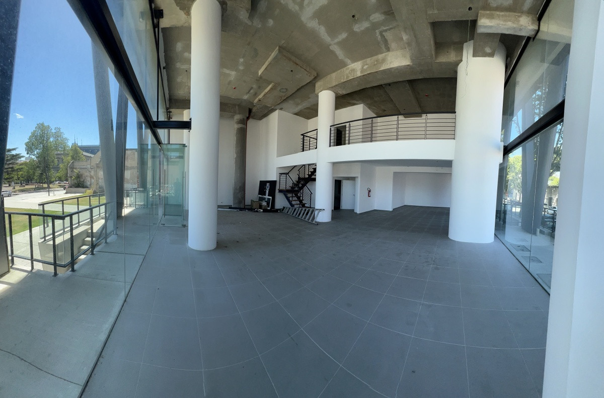 Local Comercial ID.307 - Alquiler Local Comercial sobre Av. 18 de Julio