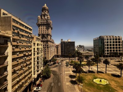 Alquiler Oficina de 116m2 en Plaza Independencia (cod 1127)