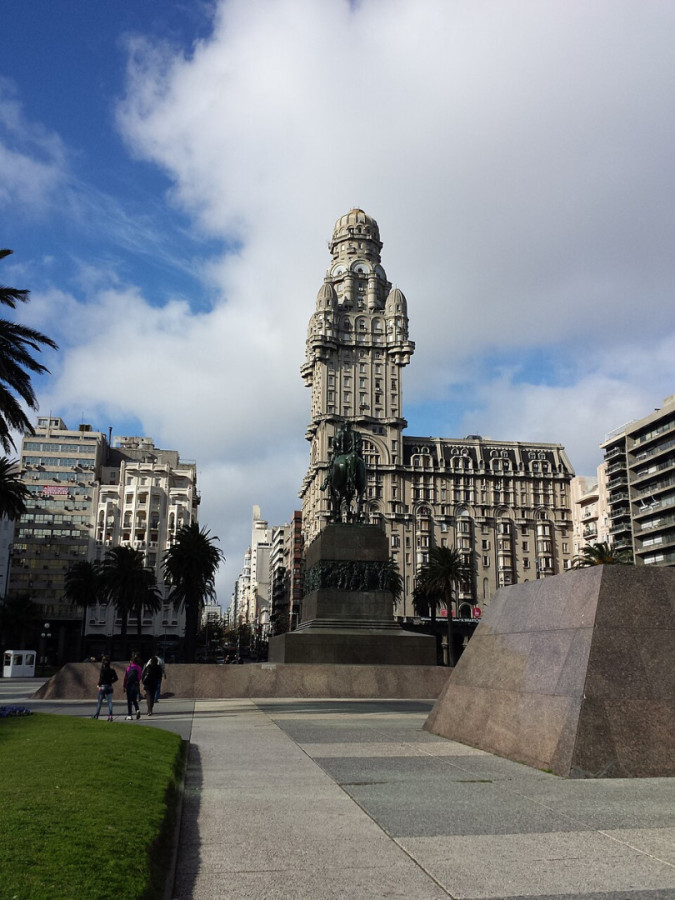 Venta oficina 375 m² Plaza Independencia con 1 garajes (COD MRY-1584)