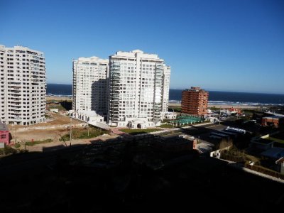 Apartamento en venta Playa Mansa 2 dormitorios