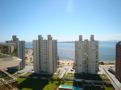 Apartamento en venta y alquiler temporario Playa Brava 3 dormitorios