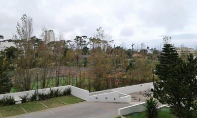 Apartamento en venta Playa Mansa 3 dormitorios