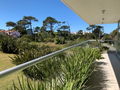 Apartamento en venta y alquiler temporario Playa Brava 3 dormitorios