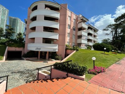 Apartamento en venta Playa Mansa 2 dormitorios