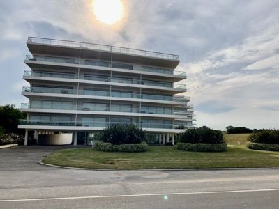 Apartamento en venta y alquiler temporario Playa Brava 2 dormitorios