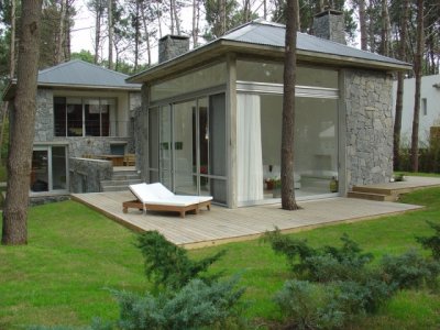 Casa en venta y alquiler temporario Club Laguna Blanca  4 dormitorios