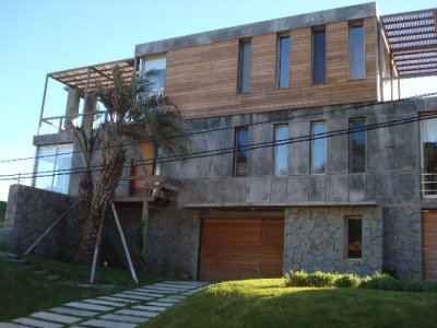 Casa en venta y alquiler temporario Rincon Del Indio 3 dormitorios