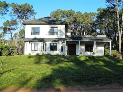 Casa en venta La Alborada  5 dormitorios