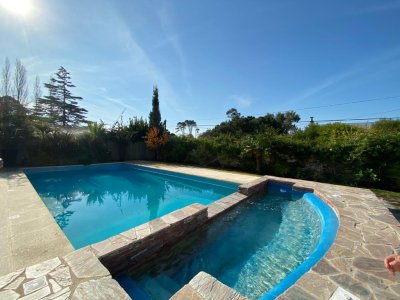 Casa en venta Lugano 4 dormitorios