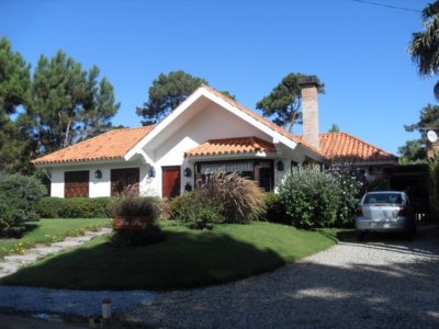 Casa en venta y alquiler temporario  3 dormitorios