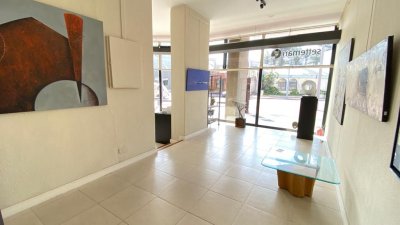 Local en venta Peninsula 