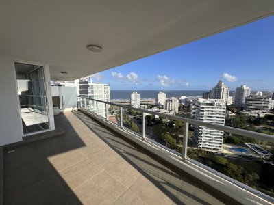 VENTA 3 dormitorios + servicio en Torre ONE I