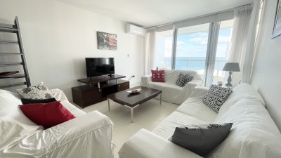 Alquiler temporada en Playa Mansa 2 dormitorios y servicio vista al mar