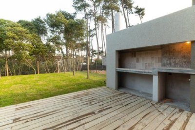 Hermosa casa a estrenar en venta 2 dormitorios, Barrio Pinares