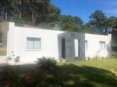 OPORTUNIDAD Venta Casa 2 dormitorios en Club del Lago, Punta del Este