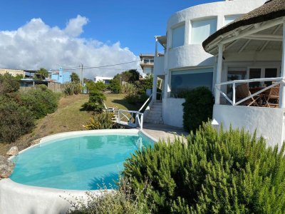 Excelente casa en El Chorro a una cuadra del mar