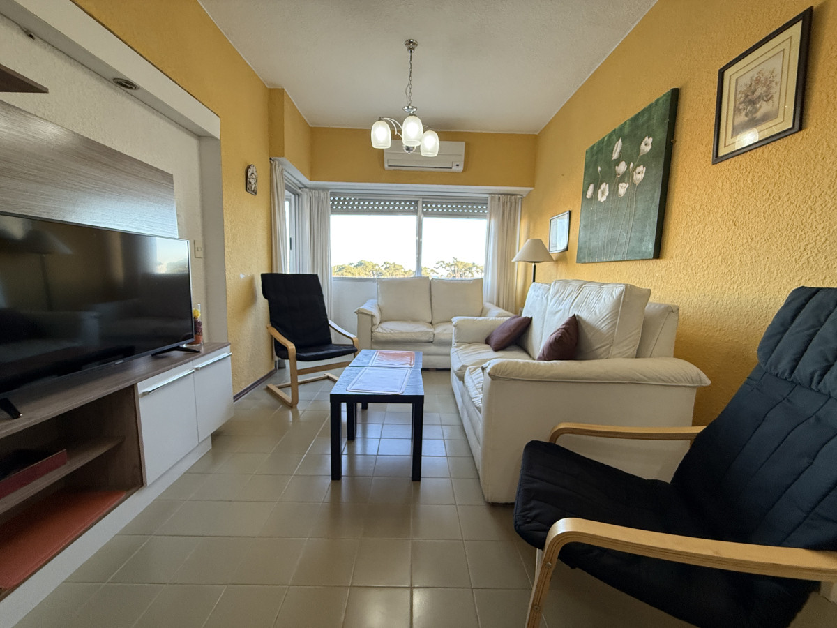 Apartamento 2 dormitorios 2 baños en venta sobre Roosevelt