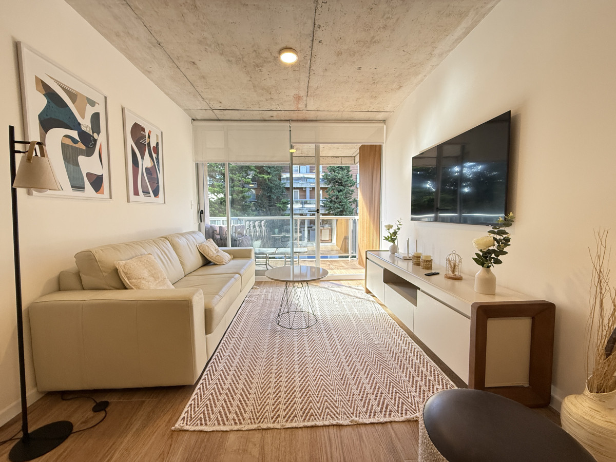 Impecable apartamento de 2 dormitorios 2 baños en venta en Playa Mansa