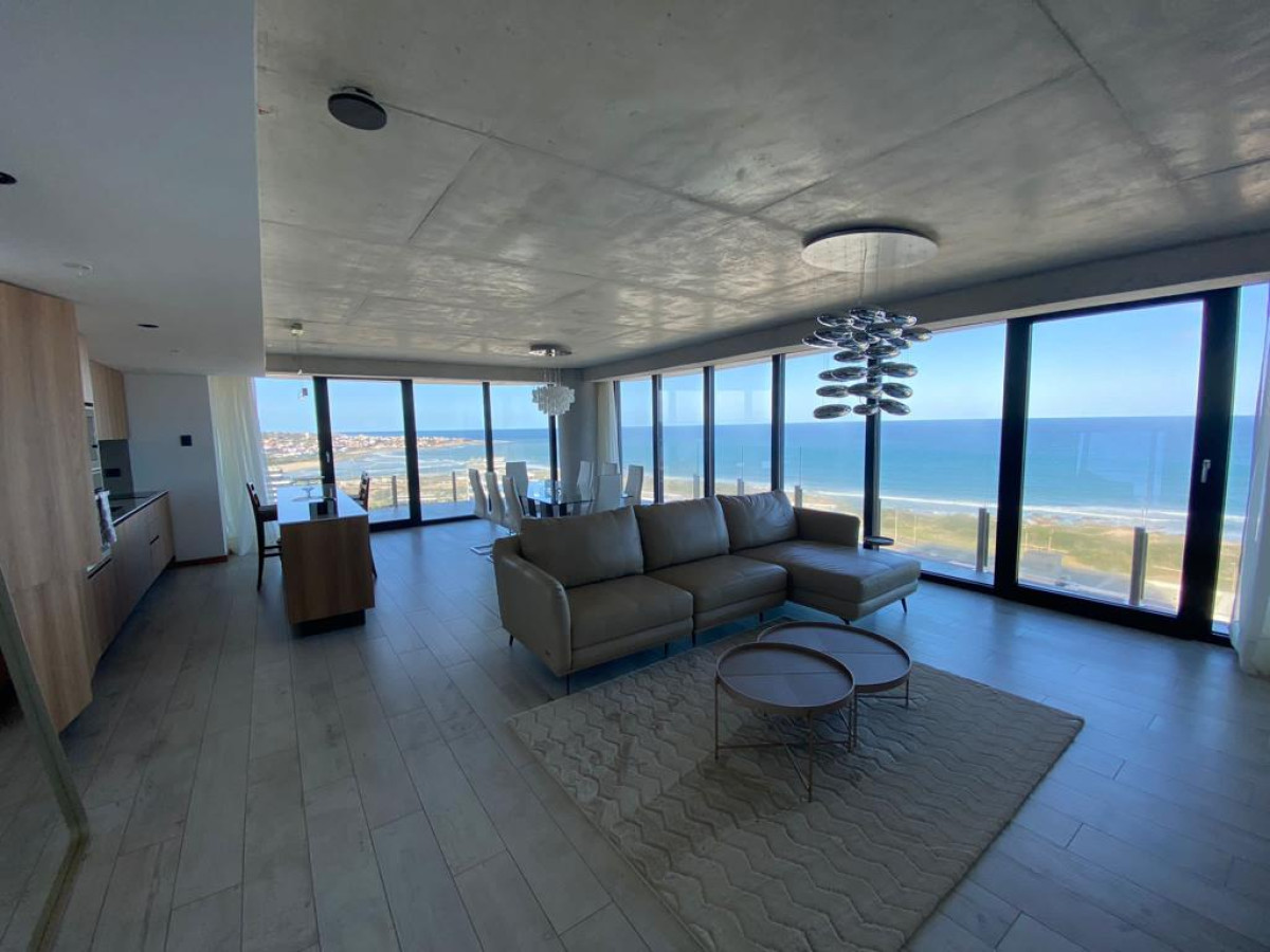 Apartamento en Venta en Surfside Punta del Este 3 Suites