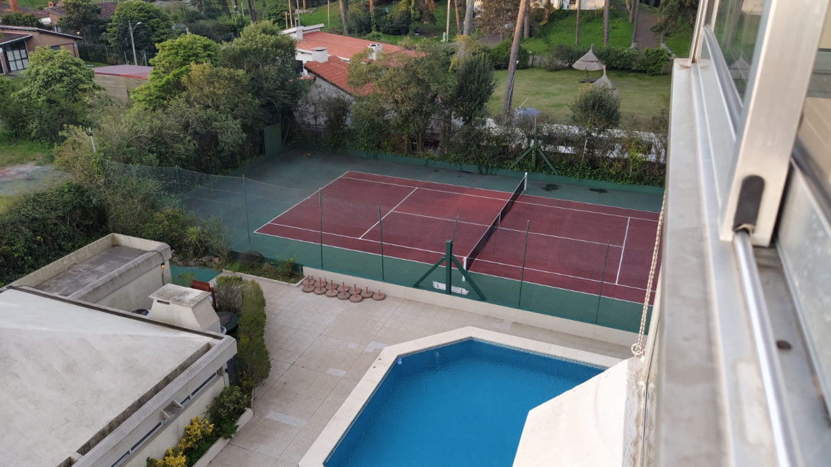 Venta apartamento muy amplio 2 dormitorios y 2 baños con servicios