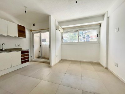 Alquiler PB super luminosa 1 Dormitorio en edificio moderno