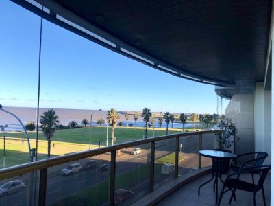 Amueblado Excepcional Planta De 3 Dormitorios + Servicio +2 Garages +terraza