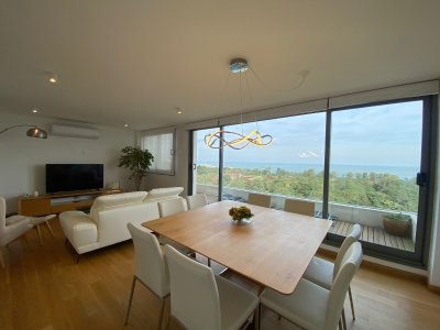 Alquiler Penthouse Amueblado  3 Dormitorios+2 Baños + 2 Garages 