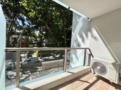 Alquiler amoblado 1 dormitorio amueblado con balcón y garaje-Pocitos