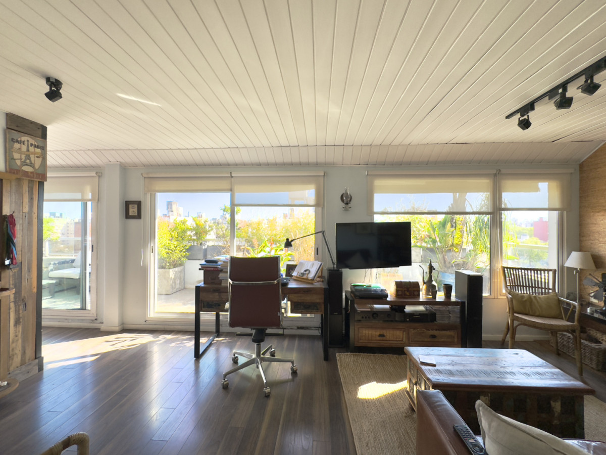 Venta penthouse 1 dormitorio + Terraza con parrillero + garaje -Pocitos