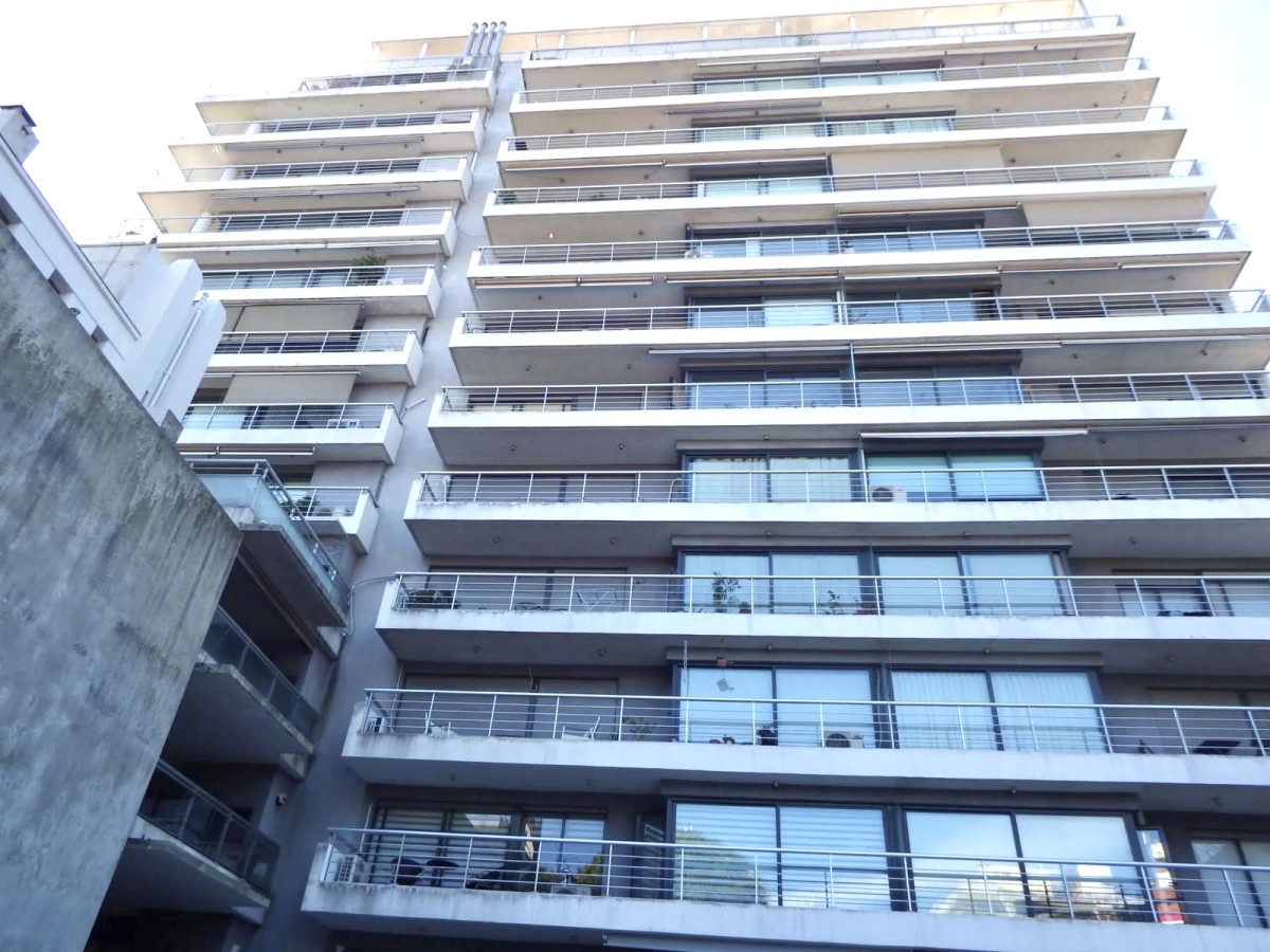 Venta apartamento 3 dormitorios 4 baños 2 garajes