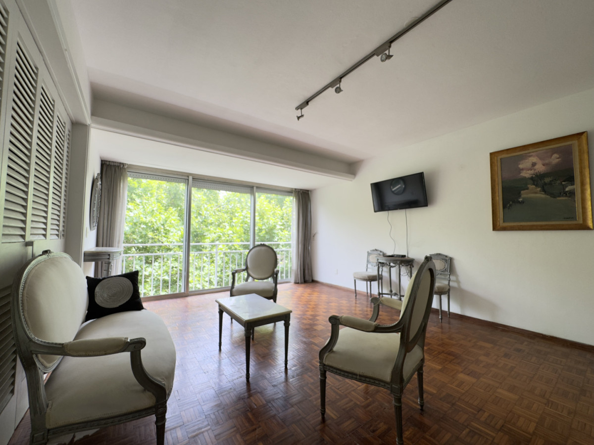Venta apartamento 2 dormitorios + garaje - Pocitos