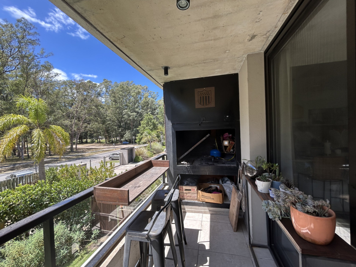 Venta apartamento de 2 dormitorios 2 baños y cochera