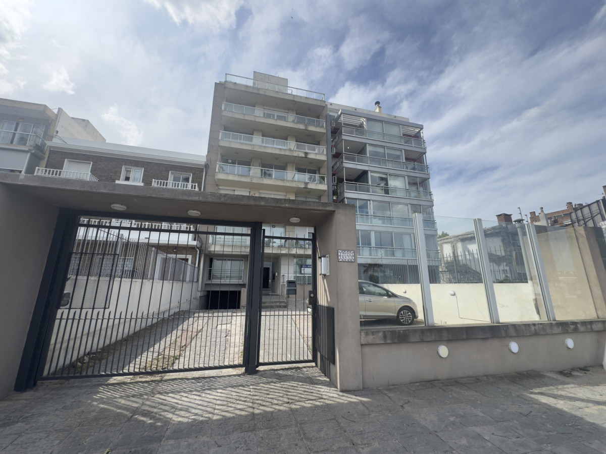 Venta apartamento 2 dormitorios + terrazas - Rambla de buceo