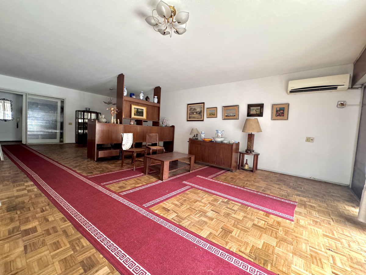 Venta apartamento 3 dormitorios + patio + garaje - Pocitos