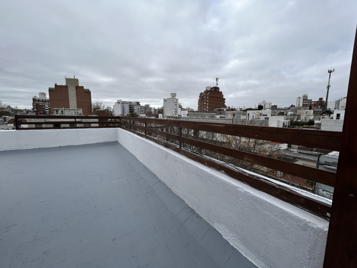 VENTA APARTAMENTO PENTHOUSE  - POCITOS | 1 DORMITORIO + GRAN TERRAZA CON PARRILLERO