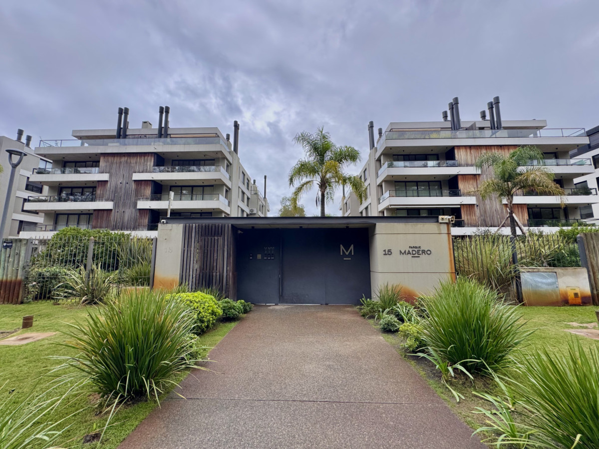 Venta apartamento de 2 dormitorios 2 baños y cochera