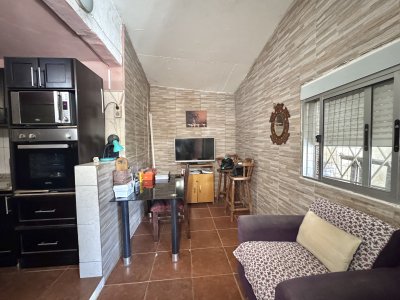 Venta casa 3 dormitorios + patio + cochera - Villa Española 