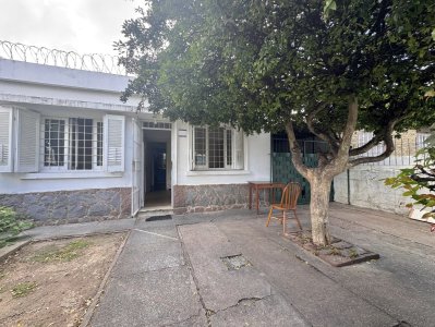 Venta casa padrón único 2 dormitorios + patio - Flor de Maroñas
