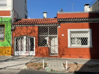 Venta Casa 2 Dormitorios + Estudio + Garaje - Buceo 
