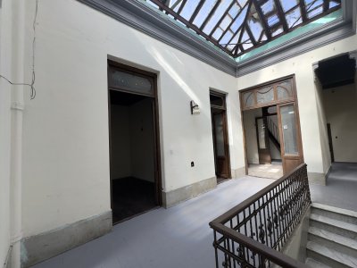 Venta casa de altos 4 dormitorios - Cordón Norte